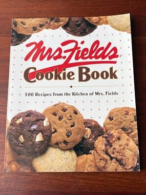 🍪 Bake the Legend: Mrs. Fields Cookie Book
